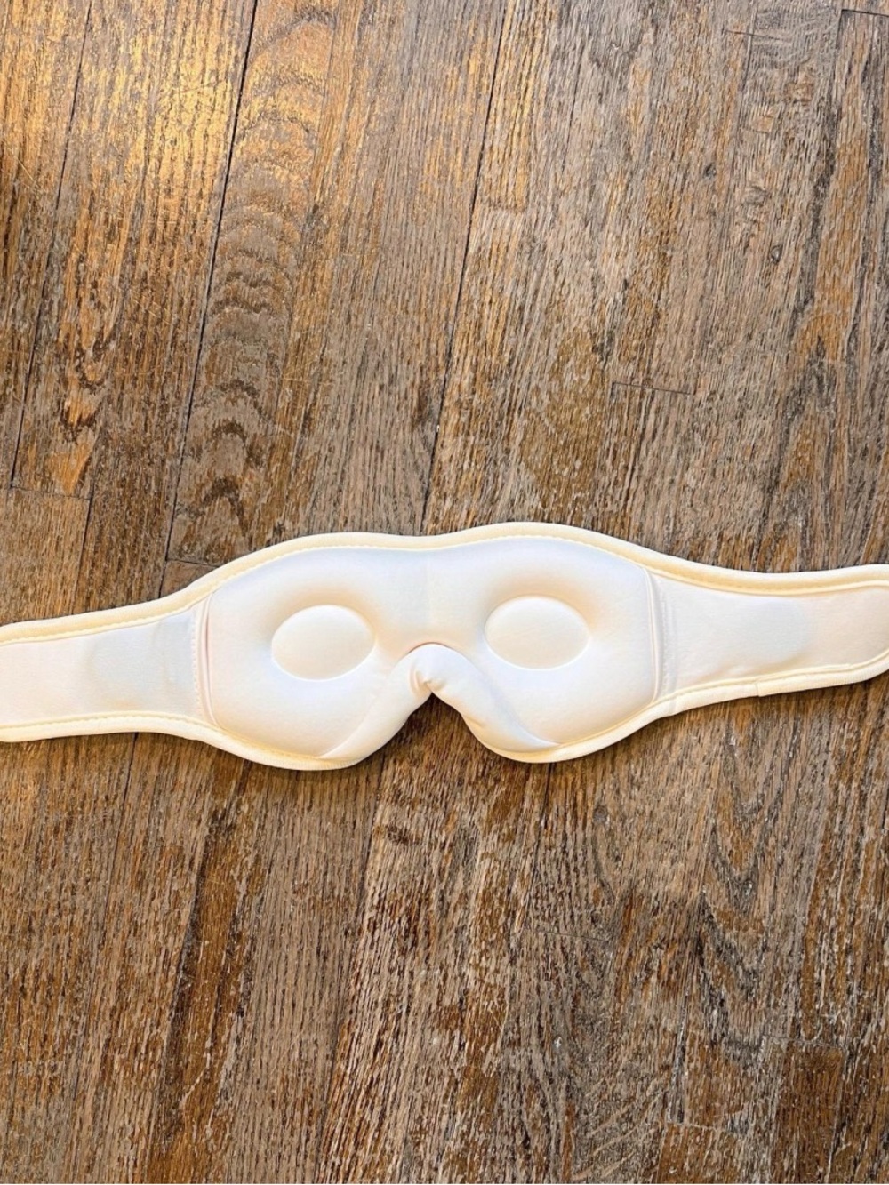 Pinch Provisions Sweet Streams White Sleep Mask with Built-In Headphones - Picture 4 of 4